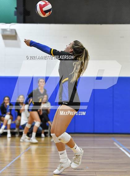 Thumbnail 3 in Hamilton vs. The First Academy (Nike Tournament of Champions) photogallery.