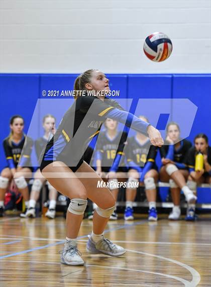 Thumbnail 2 in Hamilton vs. The First Academy (Nike Tournament of Champions) photogallery.