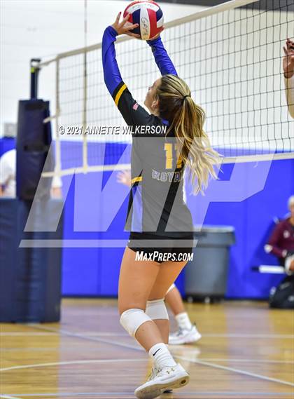 Thumbnail 1 in Hamilton vs. The First Academy (Nike Tournament of Champions) photogallery.