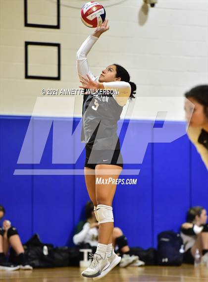 Thumbnail 2 in Hamilton vs. The First Academy (Nike Tournament of Champions) photogallery.