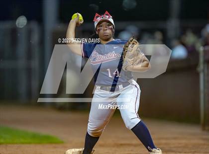Thumbnail 2 in Perry @ Basha (AIA 6A Final) photogallery.