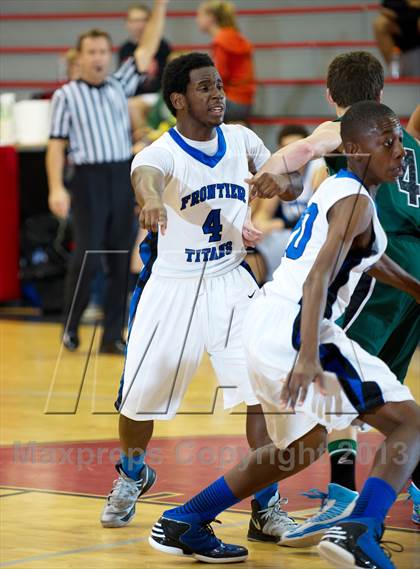 Thumbnail 1 in Frontier vs. Garces photogallery.