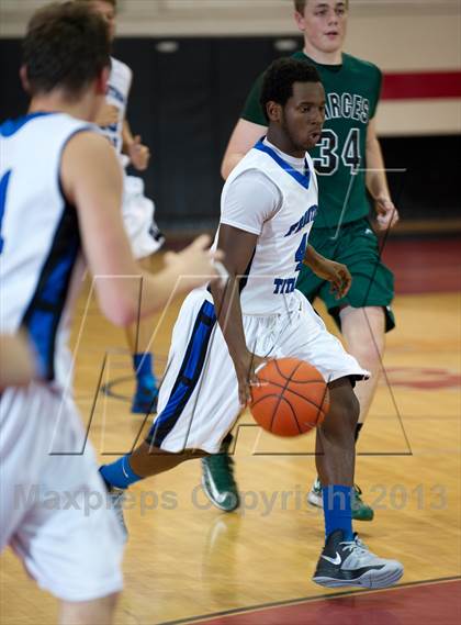 Thumbnail 3 in Frontier vs. Garces photogallery.