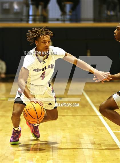 Thumbnail 2 in Huss vs. Butler photogallery.