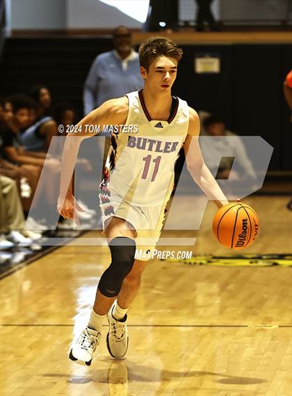 Thumbnail 3 in Huss vs. Butler photogallery.