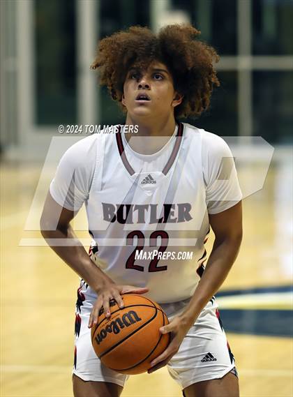 Thumbnail 3 in Huss vs. Butler photogallery.