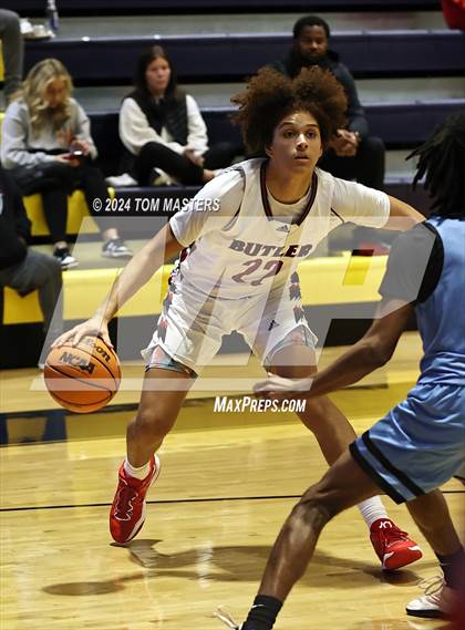 Thumbnail 2 in Huss vs. Butler photogallery.