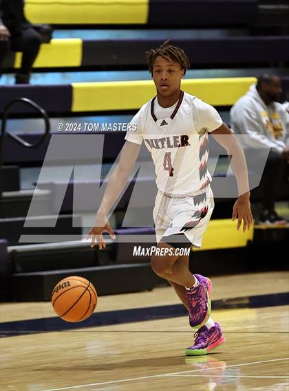 Thumbnail 3 in Huss vs. Butler photogallery.