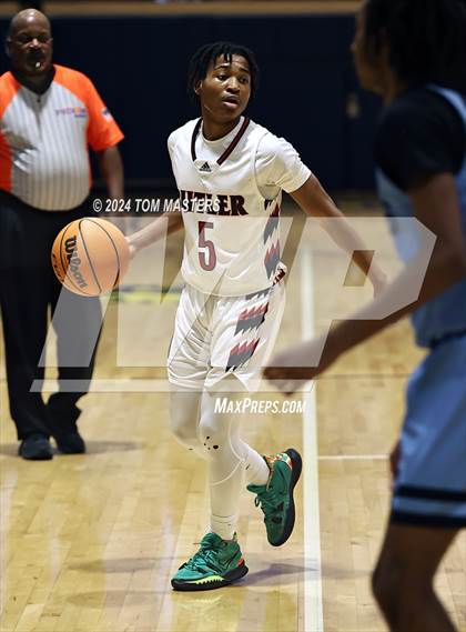 Thumbnail 1 in Huss vs. Butler photogallery.