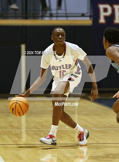 Thumbnail 3 in Huss vs. Butler photogallery.