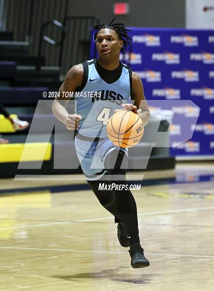 Thumbnail 3 in Huss vs. Butler photogallery.