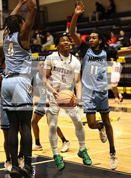 Thumbnail 2 in Huss vs. Butler photogallery.