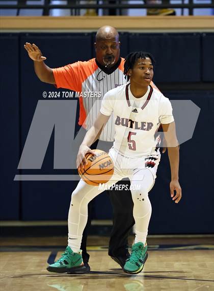 Thumbnail 2 in Huss vs. Butler photogallery.