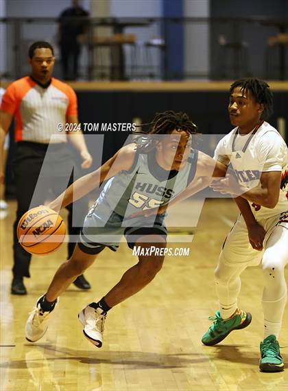 Thumbnail 2 in Huss vs. Butler photogallery.