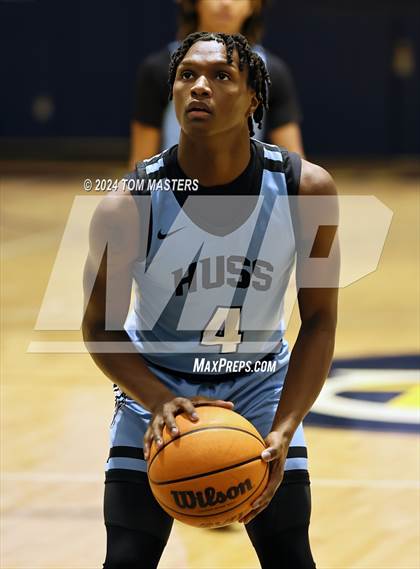 Thumbnail 3 in Huss vs. Butler photogallery.