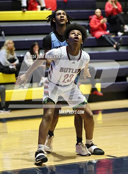 Thumbnail 3 in Huss vs. Butler photogallery.