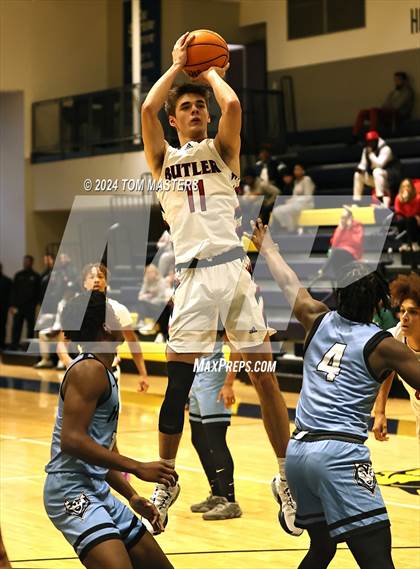 Thumbnail 2 in Huss vs. Butler photogallery.