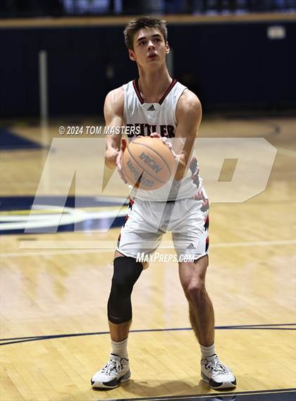 Thumbnail 1 in Huss vs. Butler photogallery.