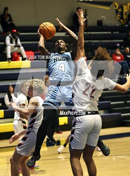 Thumbnail 1 in Huss vs. Butler photogallery.