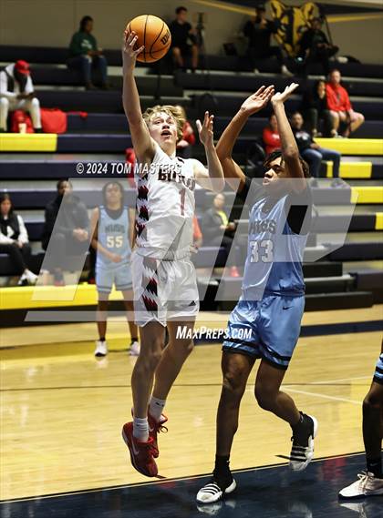 Thumbnail 1 in Huss vs. Butler photogallery.