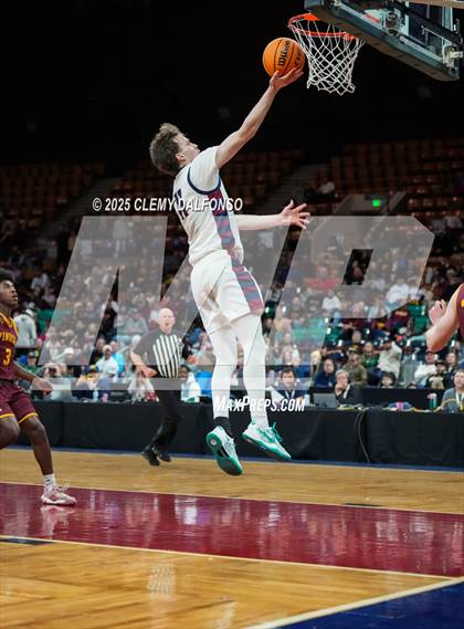Thumbnail 3 in Windsor vs Dakota Ridge (CHSAA 5A Great 8) photogallery.