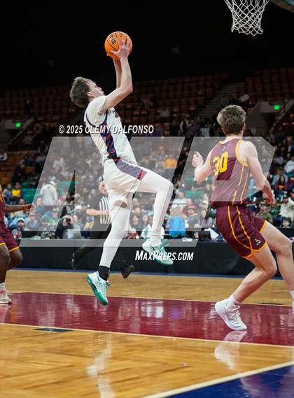 Thumbnail 1 in Windsor vs Dakota Ridge (CHSAA 5A Great 8) photogallery.