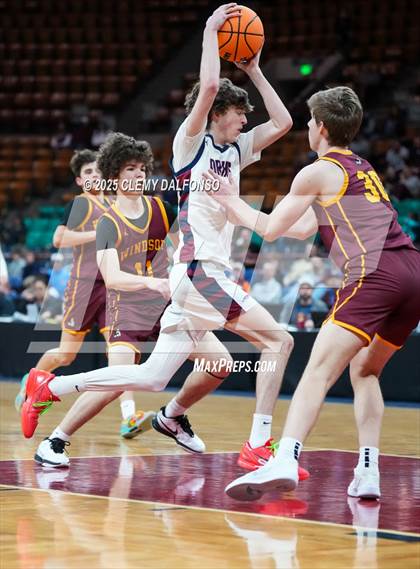 Thumbnail 2 in Windsor vs Dakota Ridge (CHSAA 5A Great 8) photogallery.