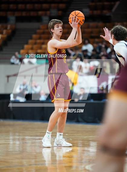 Thumbnail 3 in Windsor vs Dakota Ridge (CHSAA 5A Great 8) photogallery.