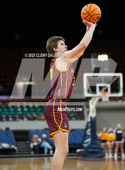 Thumbnail 1 in Windsor vs Dakota Ridge (CHSAA 5A Great 8) photogallery.