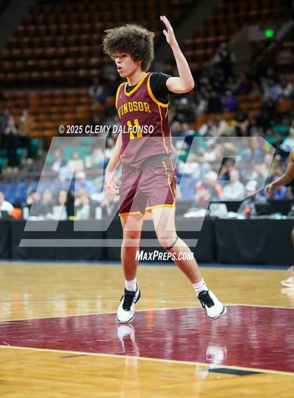 Thumbnail 3 in Windsor vs Dakota Ridge (CHSAA 5A Great 8) photogallery.