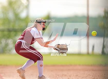 Thumbnail 3 in Auburn vs Fulton photogallery.