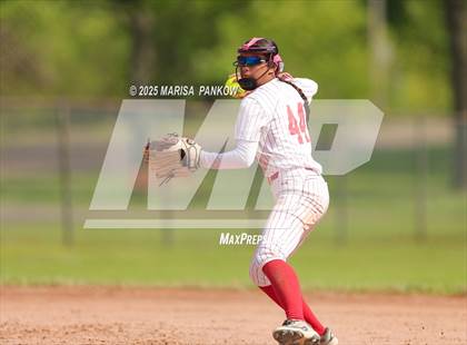 Thumbnail 3 in Auburn vs Fulton photogallery.