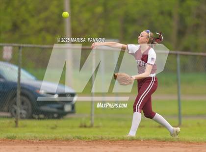 Thumbnail 3 in Auburn vs Fulton photogallery.