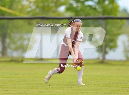 Thumbnail 3 in Auburn vs Fulton photogallery.