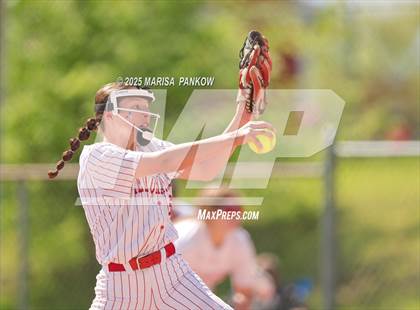 Thumbnail 3 in Auburn vs Fulton photogallery.
