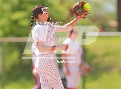 Thumbnail 2 in Auburn vs Fulton photogallery.