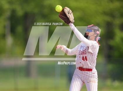 Thumbnail 2 in Auburn vs Fulton photogallery.