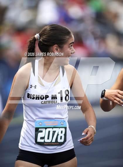 Thumbnail 1 in FHSAA Class 3A Final (800m) photogallery.