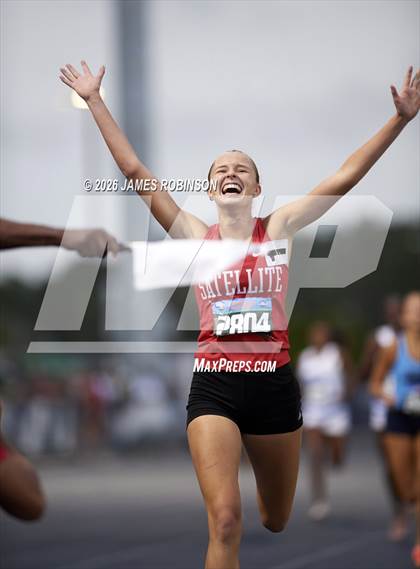 Thumbnail 3 in FHSAA Class 3A Final (800m) photogallery.