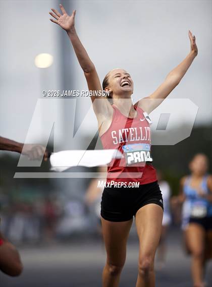 Thumbnail 3 in FHSAA Class 3A Final (800m) photogallery.