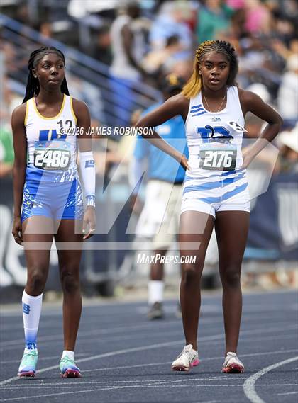 Thumbnail 1 in FHSAA Class 3A Final (800m) photogallery.