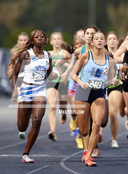 Thumbnail 1 in FHSAA Class 3A Final (800m) photogallery.