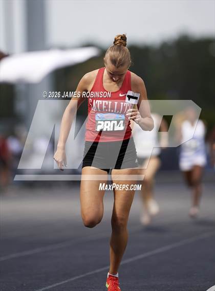 Thumbnail 2 in FHSAA Class 3A Final (800m) photogallery.