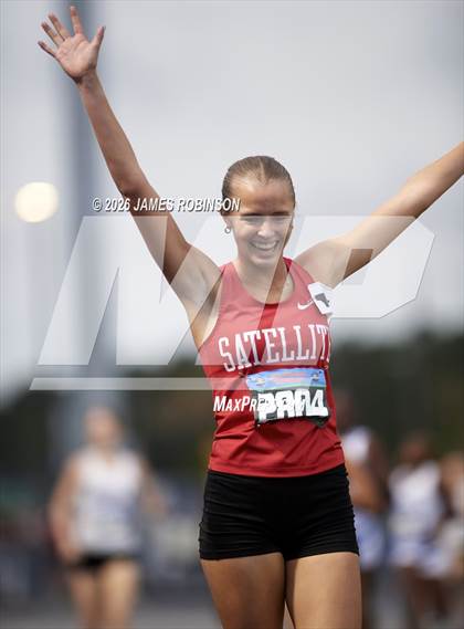 Thumbnail 3 in FHSAA Class 3A Final (800m) photogallery.