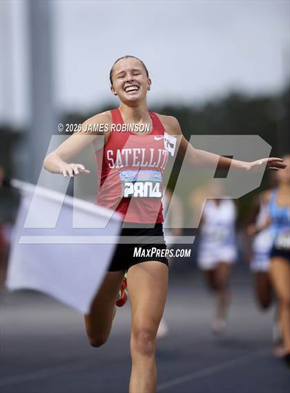 Thumbnail 3 in FHSAA Class 3A Final (800m) photogallery.