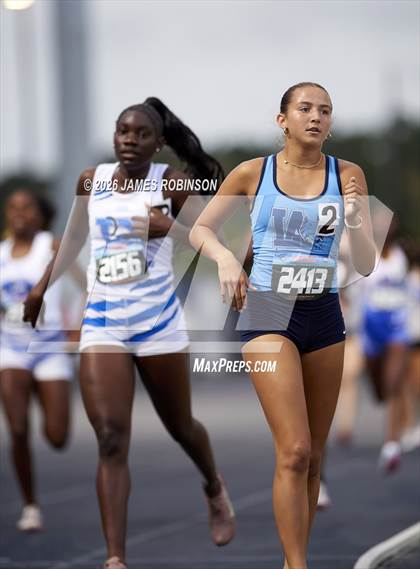 Thumbnail 1 in FHSAA Class 3A Final (800m) photogallery.