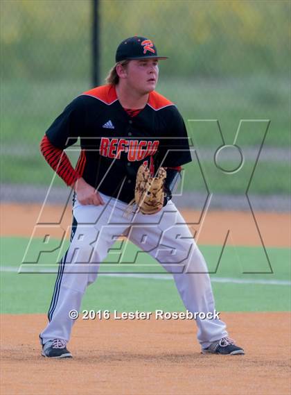 Thumbnail 2 in Center Point vs Refugio (UIL 2A Regional Quarterfinal) photogallery.