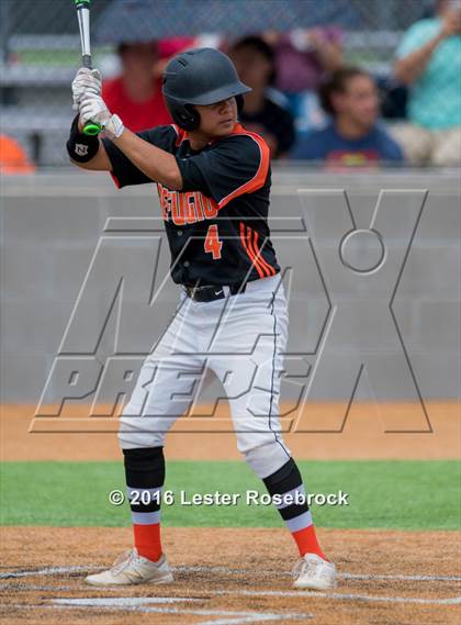 Thumbnail 2 in Center Point vs Refugio (UIL 2A Regional Quarterfinal) photogallery.