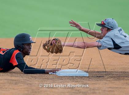 Thumbnail 3 in Center Point vs Refugio (UIL 2A Regional Quarterfinal) photogallery.