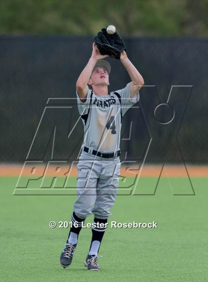 Thumbnail 3 in Center Point vs Refugio (UIL 2A Regional Quarterfinal) photogallery.